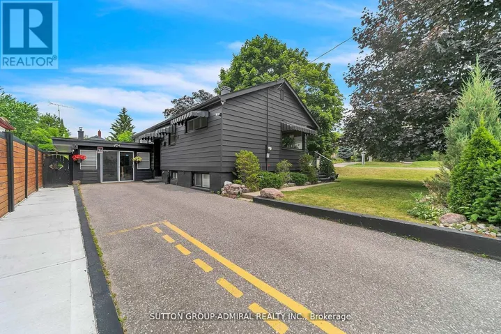 212 ST. PETER STREET, Whitby (Downtown Whitby), Ontario L1N1J3