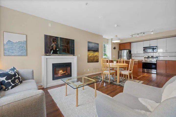 51 13239 OLD YALE ROAD, Surrey, British Columbia V3T3C5