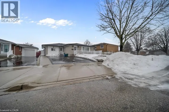 15 ANDERSON Drive, Cambridge, Ontario N1R6E6