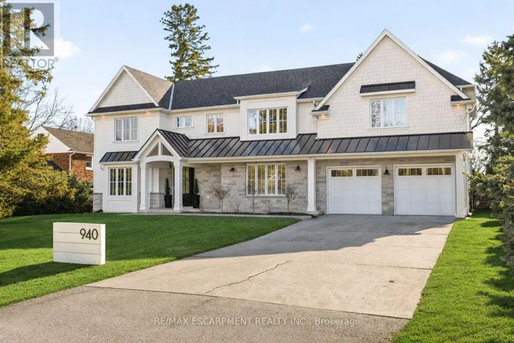 940 GORTON AVENUE, Burlington (Bayview), Ontario L7T1S5