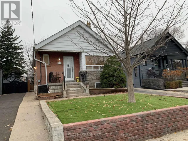 24 HUTTON AVENUE, Toronto (East York), Ontario M4C3L3