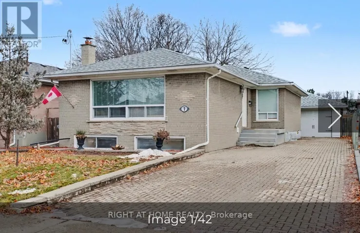 7 MARGRATH PLACE, Toronto (Eringate-Centennial-West Deane), Ontario M9C4L1