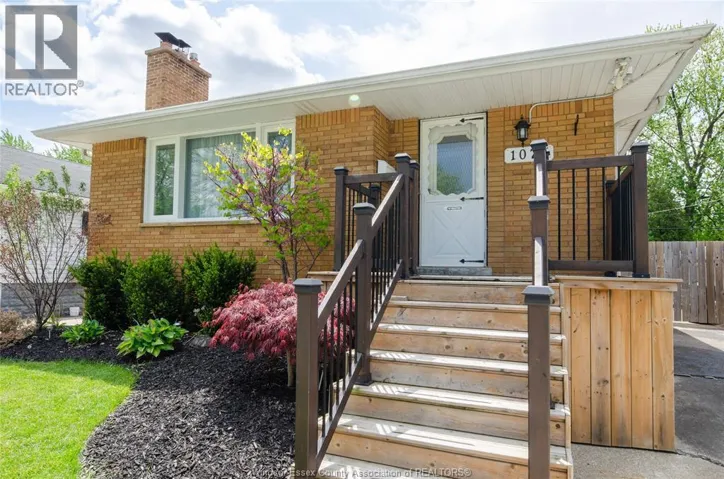 1077 FAIRVIEW, Windsor, Ontario N8S3E6