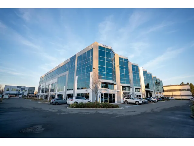 305 15315 66 AVENUE, Surrey, British Columbia V3S2A1