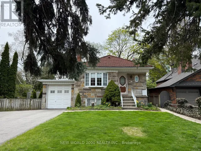 12 MONKTON AVENUE, Toronto (Stonegate-Queensway), Ontario M8Z4M8