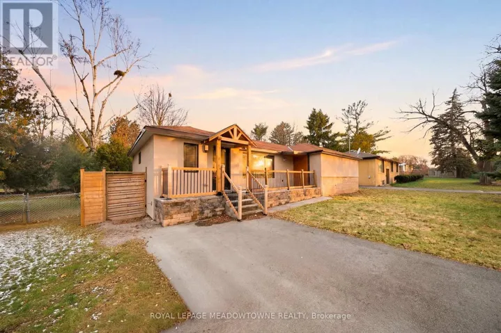 208 GLEN OAK DRIVE, Oakville (WO West), Ontario L6K2J2