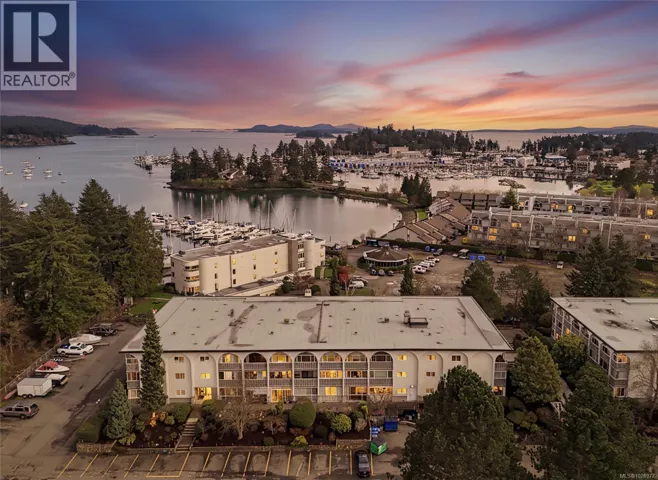 301 2050 White Birch Rd, Sidney, British Columbia V8L2R1