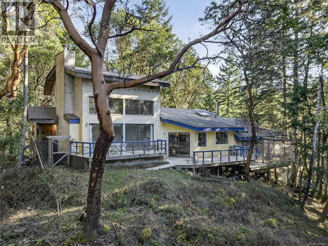 160 Sky Valley Rd, Salt Spring, British Columbia V8K2C7