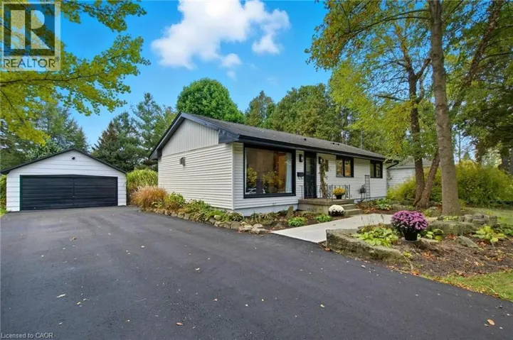 570 WESTVIEW Avenue, Hamilton, Ontario L9G1N9