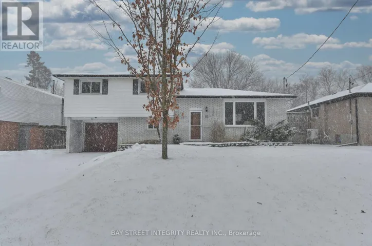 92 LEWIS DRIVE, Newmarket (Central Newmarket), Ontario L3Y1R7