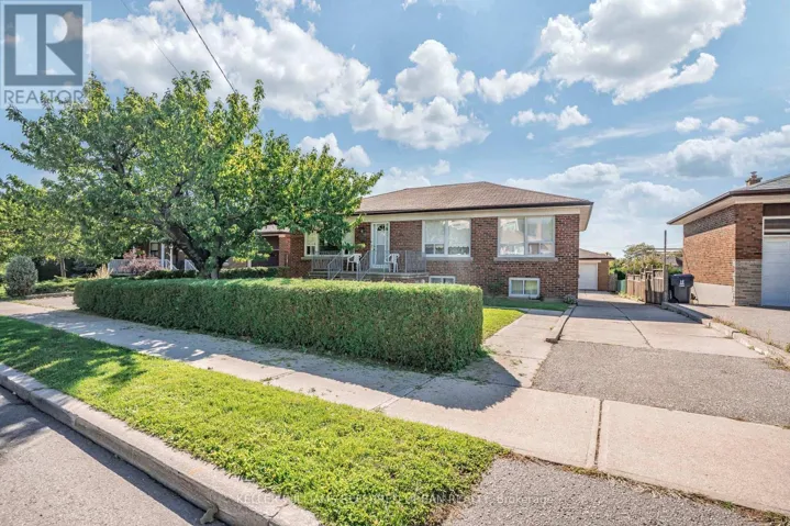 MAIN - 12 ERIE STREET, Toronto (Maple Leaf), Ontario M6L2P7