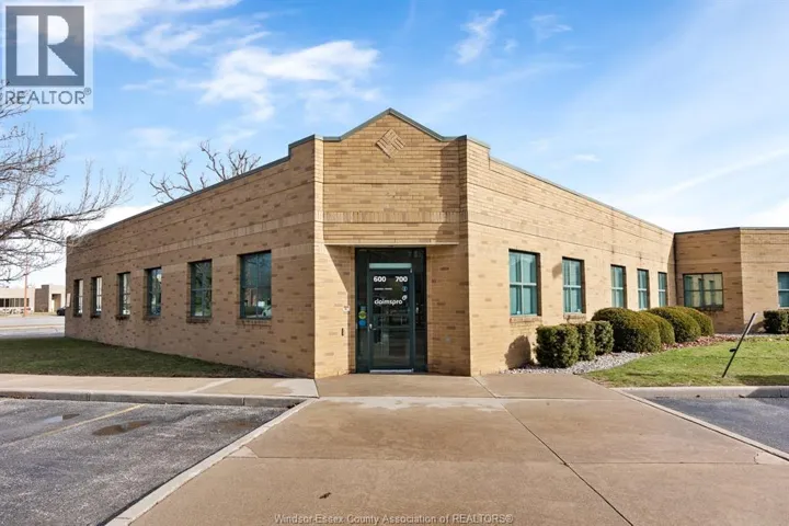 3100 TEMPLE DRIVE, Windsor, Ontario N8W5J6