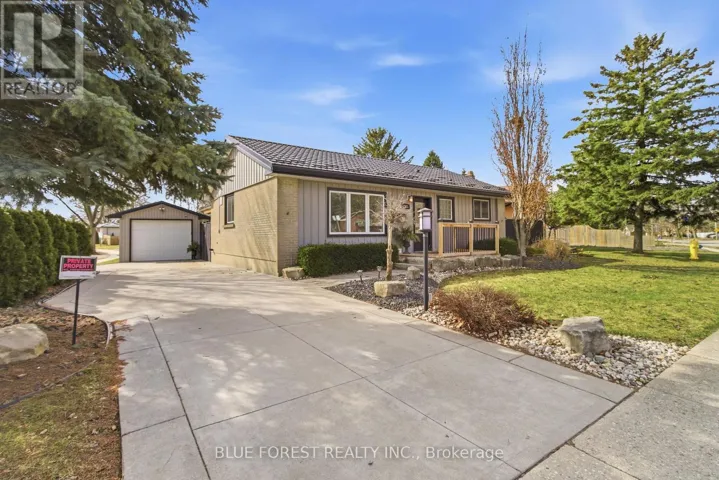 1975 ROYAL CRESCENT, London East (East I), Ontario N5V1N6