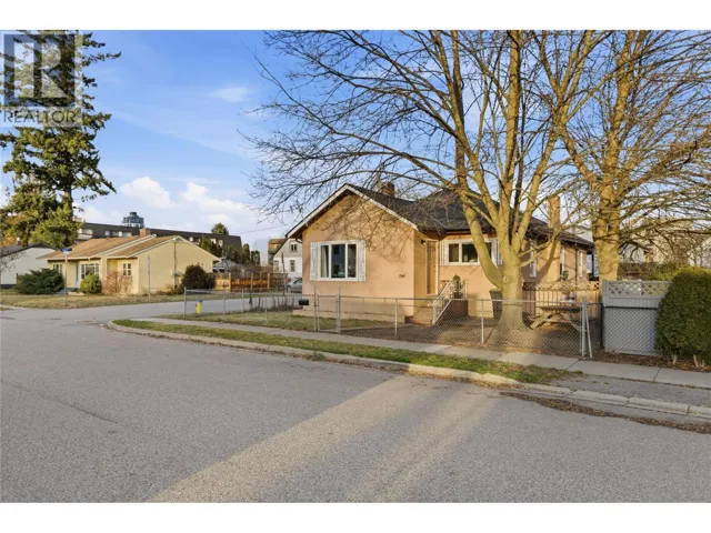 1941 Water Street, Kelowna, British Columbia V1Y1K8