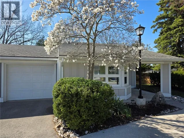 16 SISTER VARGA Terrace, Hamilton, Ontario L9B1T8