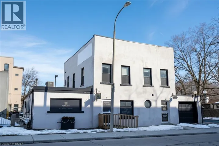 8 SYDENHAM Street, Dundas, Ontario L9H2T4