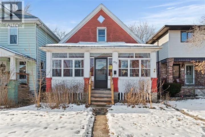 977 Gladstone, Windsor, Ontario N9A2R5