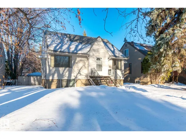 11234 71 AV NW NW, Edmonton, Alberta T6G0A6