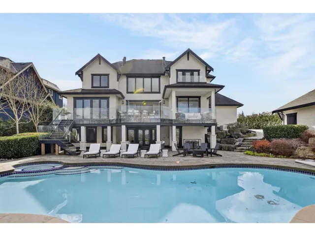 20055 2 AVENUE, Langley, British Columbia V2Z0A3