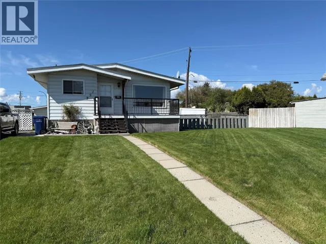 251 21st Avenue N, Cranbrook, British Columbia V1C4M6