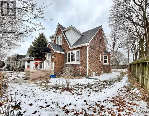 1236 HICKORY ROAD, Windsor, Ontario N8Y3S6