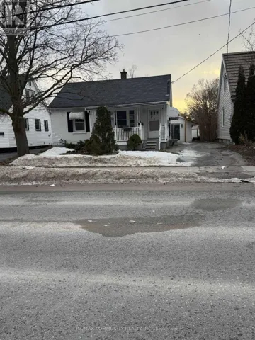 61 ADELAIDE STREET S, Kawartha Lakes (Lindsay), Ontario K9V3J6