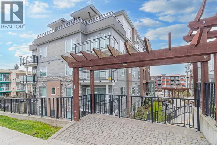 203 1020 Inverness Rd, Saanich, British Columbia V8X2S1