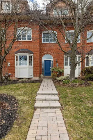 68 TRADEWIND DRIVE, Oakville (BR Bronte), Ontario L6L6K8