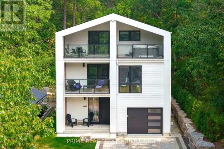 35 WALKER STREET, Lambton Shores (Grand Bend), Ontario N0M1T0