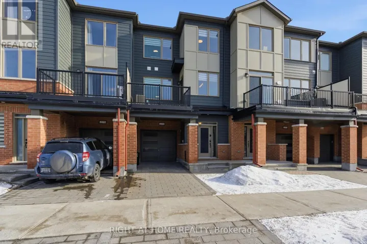 275 SQUADRON CRESCENT, Ottawa, Ontario K1K5A3