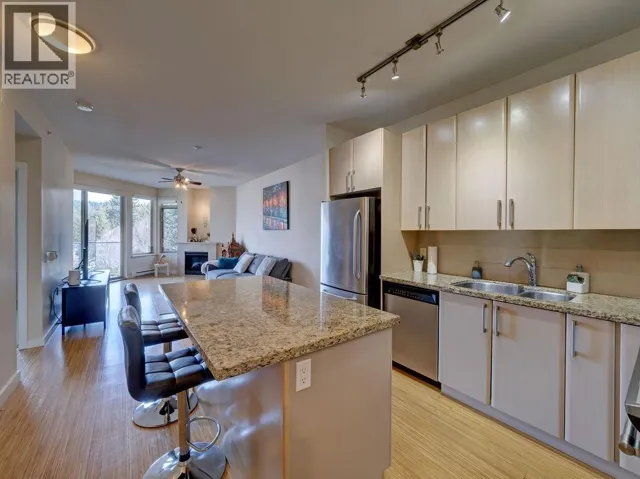 360 5160 DAVIS BAY ROAD, Sechelt, British Columbia V7Z0H3