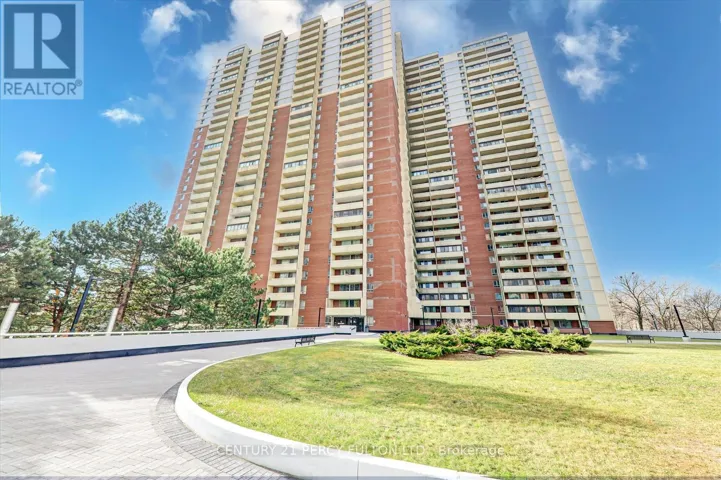 816 - 1 MASSEY SQUARE, Toronto (Crescent Town), Ontario M4C5L4