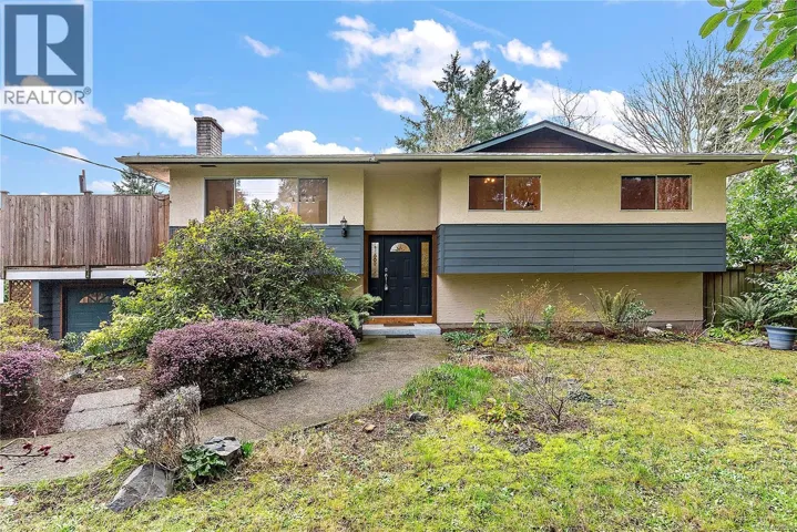 2009 Stelly's Cross Rd, Central Saanich, British Columbia V8M1M8