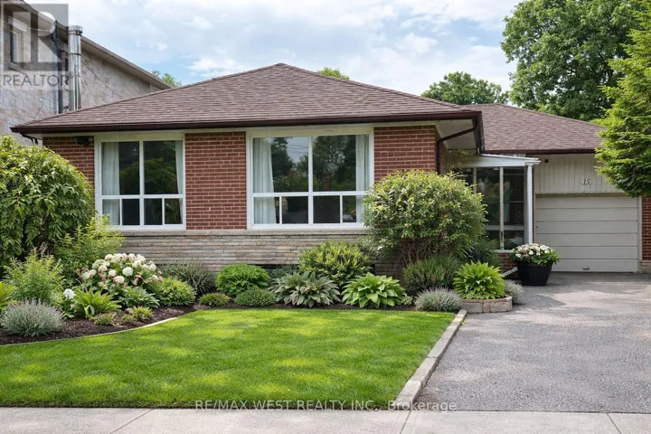 MAIN FL - 15 HAMLYN CRESCENT, Toronto (Islington-City Centre West), Ontario M9B1Y9