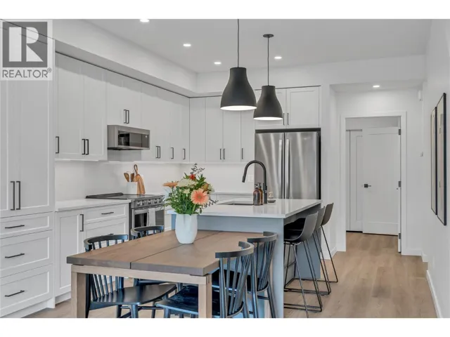 695 Victoria Drive Unit# 104, Penticton, British Columbia V2A5N5