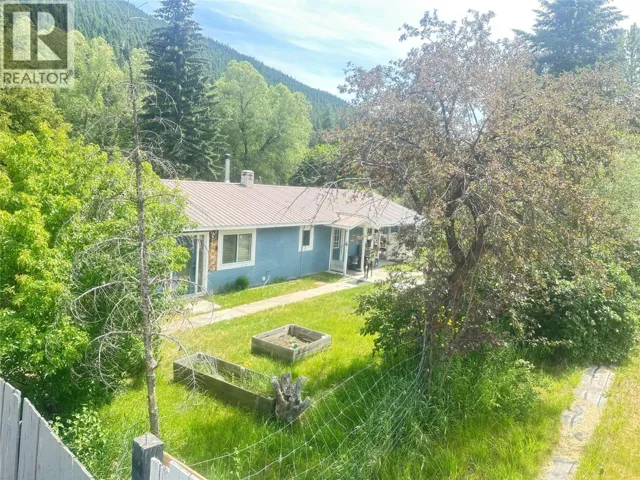 20 Wallace Mountain Road, Beaverdell, British Columbia V0H1A0