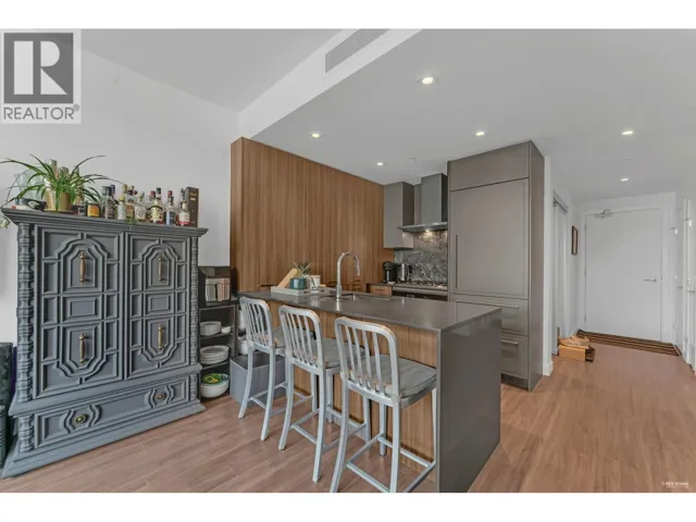 407 2288 ALPHA AVENUE, Burnaby, British Columbia V5C0L9