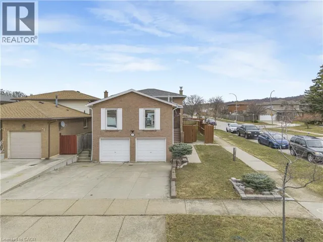 2 ENVOY Boulevard, Hamilton, Ontario L8G4N1