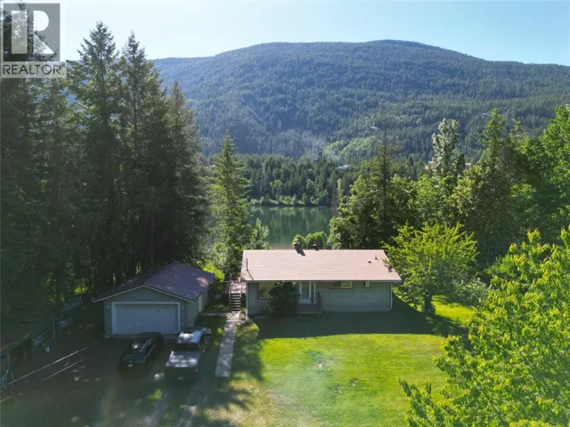 1062 Scamp Road, Castlegar, British Columbia V1N4R3