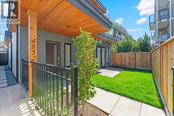 4852 SLOCAN STREET, Vancouver, British Columbia V5R2A3