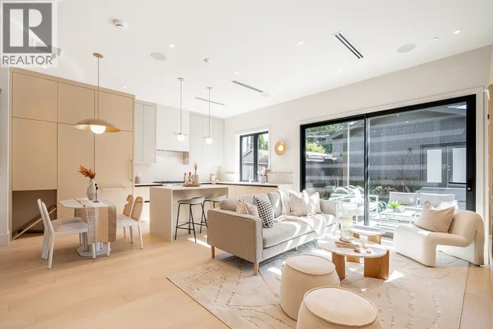 2 372 37 AVENUE, Vancouver, British Columbia V5W1E7