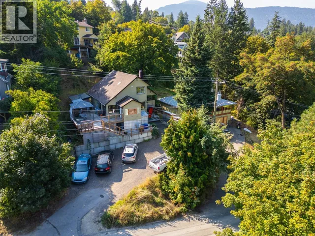 320 CHATHAM Street, Nelson, British Columbia V1L3Z2