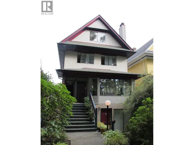 3 131 W 13 AVENUE, Vancouver, British Columbia V5Y1V8