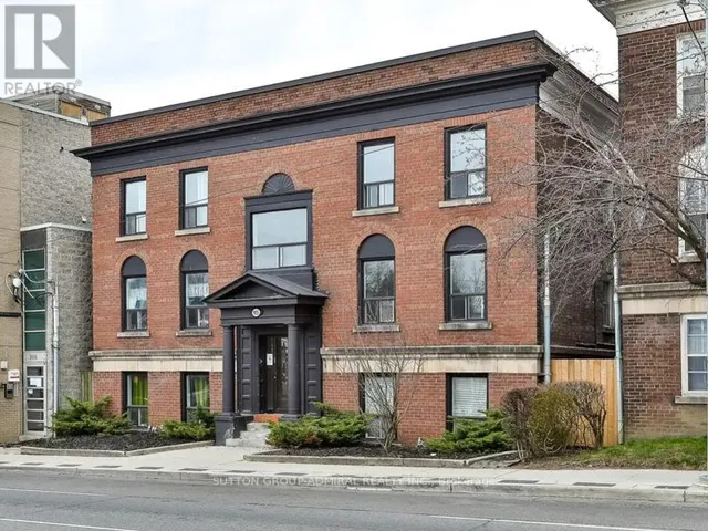 915 ST CLAIR AVENUE W, Toronto (Wychwood), Ontario M6C1C7