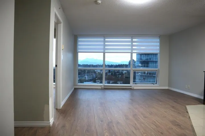 2206 13618 100 AVENUE, Surrey, British Columbia V3T0A8