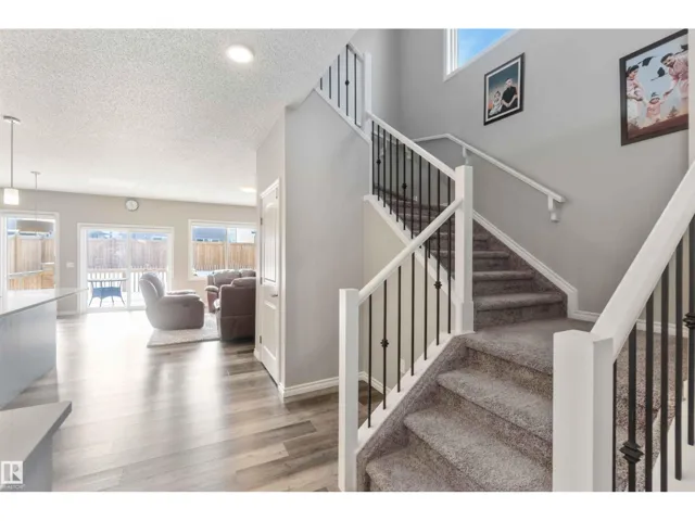 435 41 AV NW, Edmonton, Alberta T6T2G2