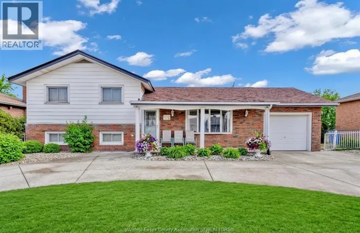 1720 Partington, Windsor, Ontario N8W3R8