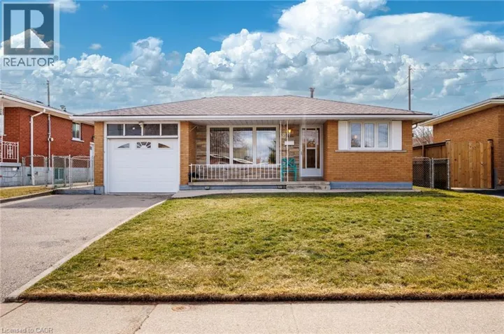 33 ORLANDA Road, Hamilton, Ontario L8G2K3