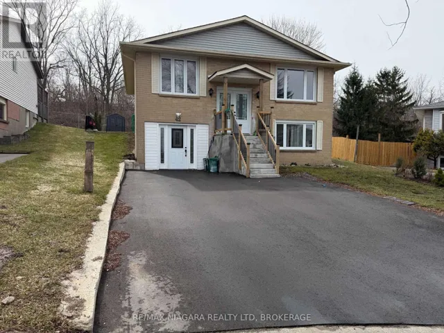 LOWER - 42 HEMLOCK STREET, St. Catharines (Burleigh Hill), Ontario L2T4B7