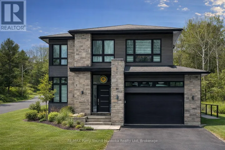 44 DENNIS DRIVE, Parry Sound, Ontario P2A0E6